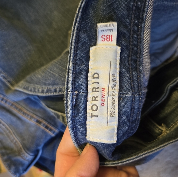 Torrid jeans 18s - Picture 3 of 4